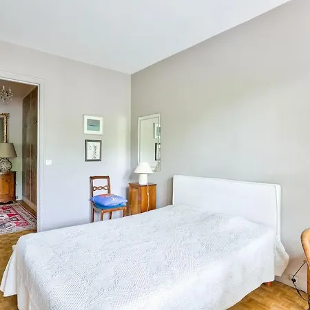 Apartment Lovely Parisian 1br Flat 10min From Eiffel Tower