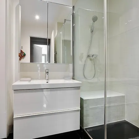 Lovely Parisian 1br Flat 10min From Eiffel Tower